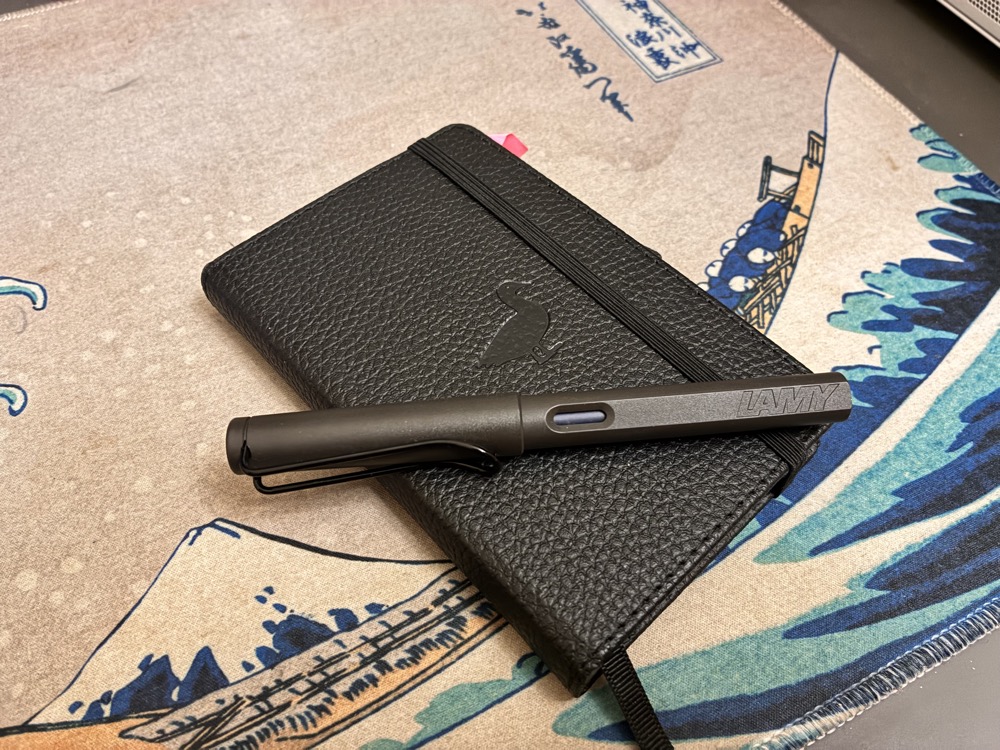 My Lamy Safari resting on a notebook